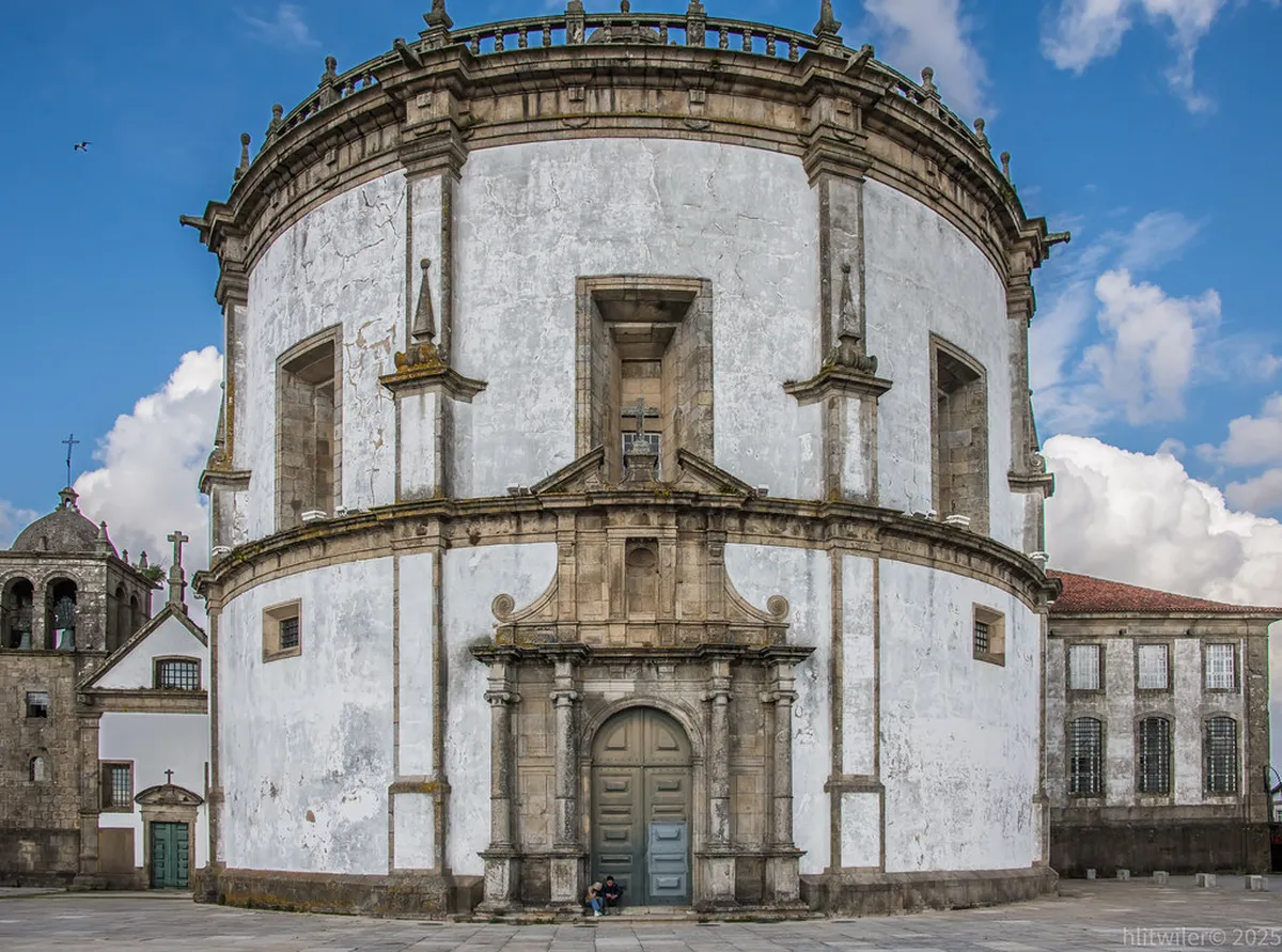 Finding Aveiro Walking Tour Meeting Points: 1-Day Guide