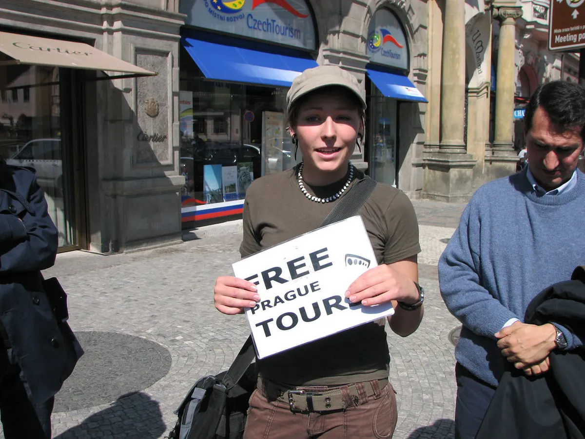 Tipping Guide for Free Walking Tours in Cascais: 2026 Guide