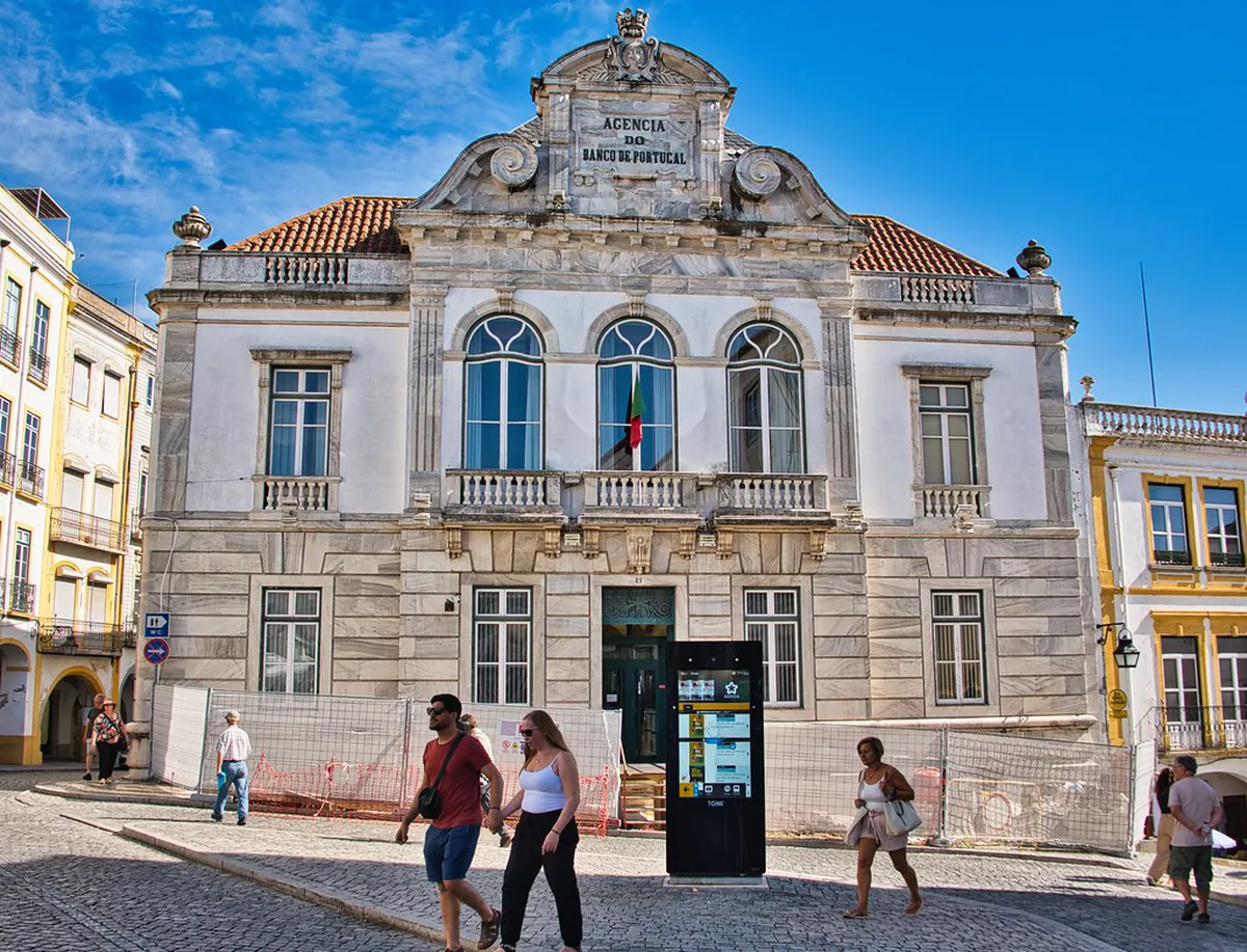 1-Day Itinerary: Top Sites on an Évora Walking Tour