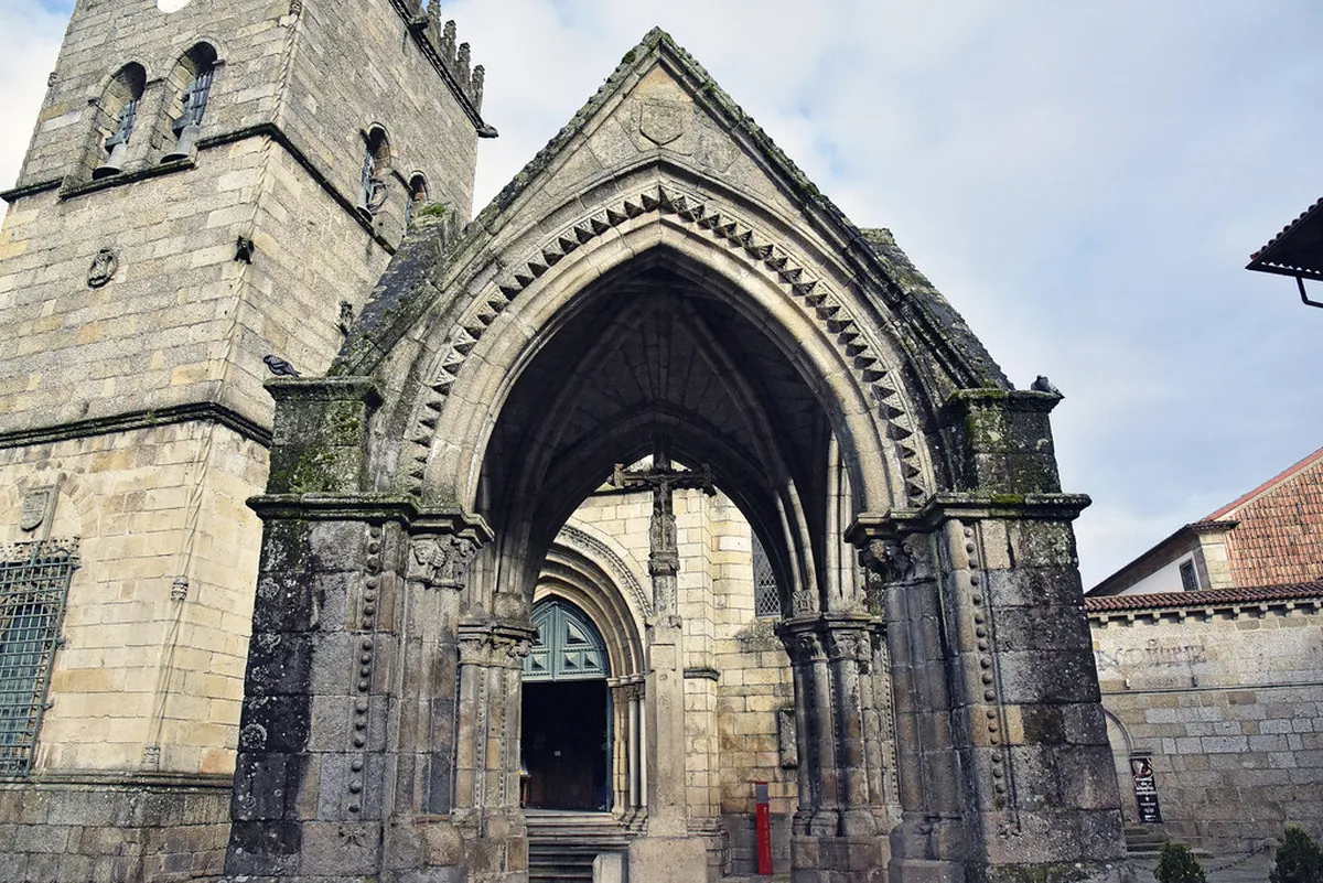 1-Day Itinerary: Medieval Squares on Guimaraes Walking Tours