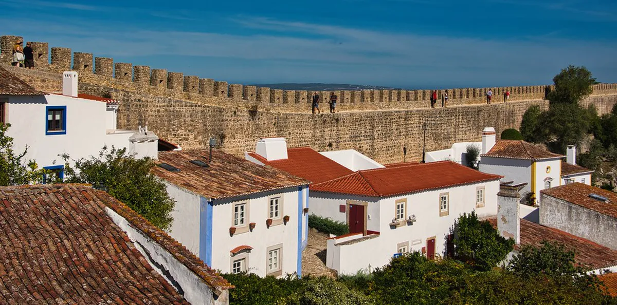 Best Time for Walking in Óbidos: A Seasonal Guide